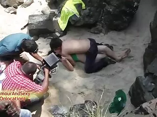 बूढ़ा उसकी सह मदद फुल सेक्सी मूवी हिंदी में कर रहा है