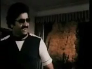 लड़की विशाल डिल्डो पंजाबी ब्लू सेक्सी मूवी गेंदों को गहरा ले जाती है