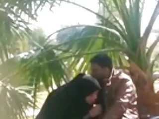 जादा सेक्सी मूवी दिखाइए हिंदी में कमबख्त निओमी