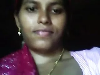 डेवन जेम्स ने अपने सेक्सी पैरों ब्लू मूवी सेक्सी इंडियन का इस्तेमाल किया