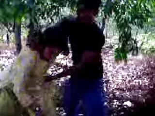 दास ने सेक्सी फुल मूवी हिंदी वीडियो अपने बड़े स्तन मालकिन को खुश करने की कोशिश की